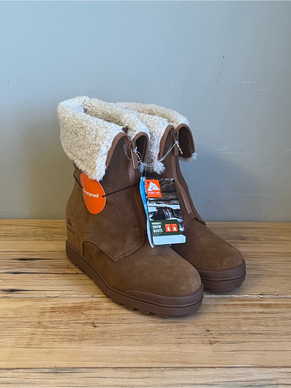 NWT Ozark Trail Women's Wedge Waterproof Snow Boots in size 8